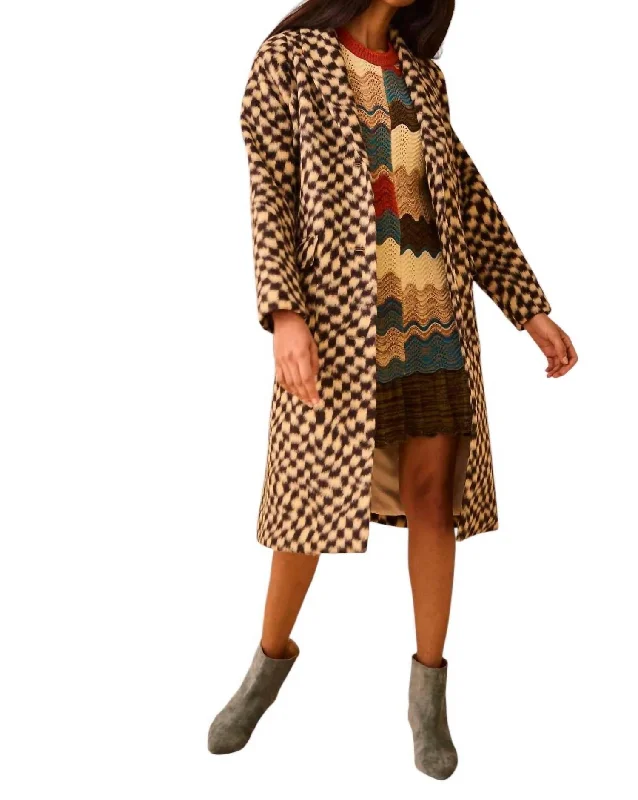 Major Savings Davis Coat In Checker