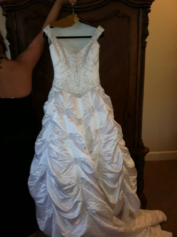 Bargain Prices Oleg Cassini Oleg Cassini