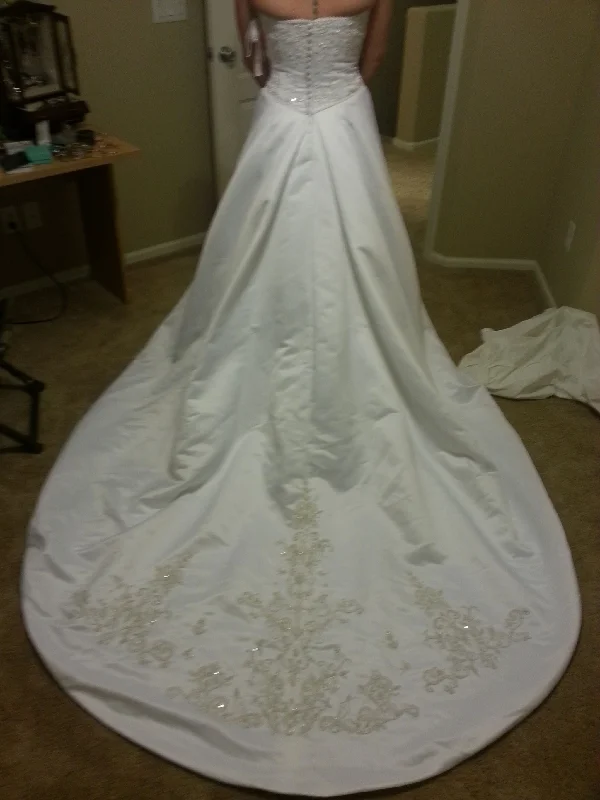 Fantastic Deals Mori Lee Wedding Dress