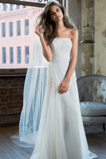 Limited Quantity David's Bridal Strapless Tulle Wedding Gown with Lace Embroidery