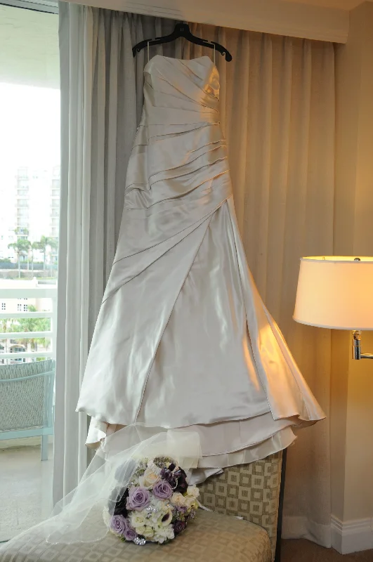 Unbeatable Prices Pronovias Tigris