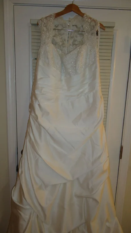 Final Sale David's Bridal David's Bridal 9t3090 Size 22