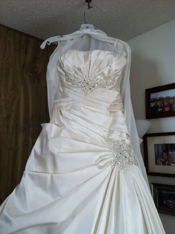 Today's Special Enzoani Enzoani Calistoga Size 10