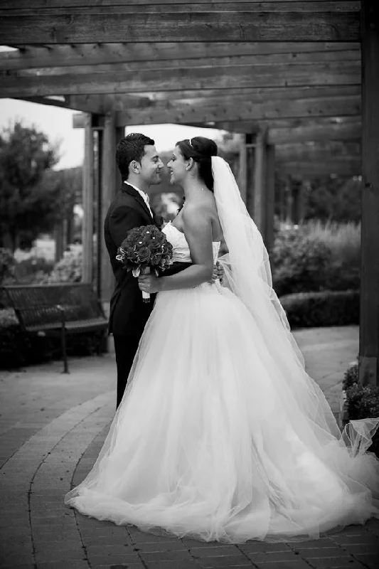 Friends and Family Sale Vera Wang White Taffeta Ball Gown with Floral Embroidery