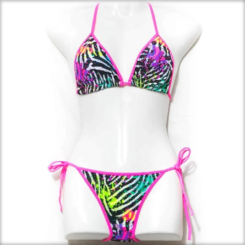 Daily Deals Black Abstract Triangle Bikini Set